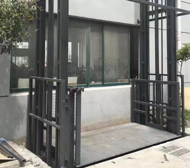 河北导轨式施工升降机助力民生工程提速增效